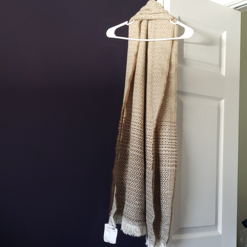 Scarf - Picture 3 of 5
